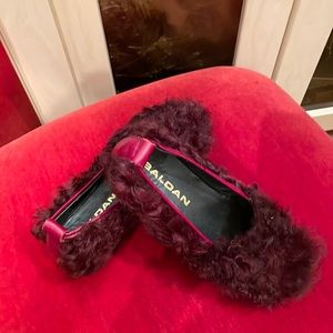 This brand new 100% leather shoes are absolutely a must for fashion lovers